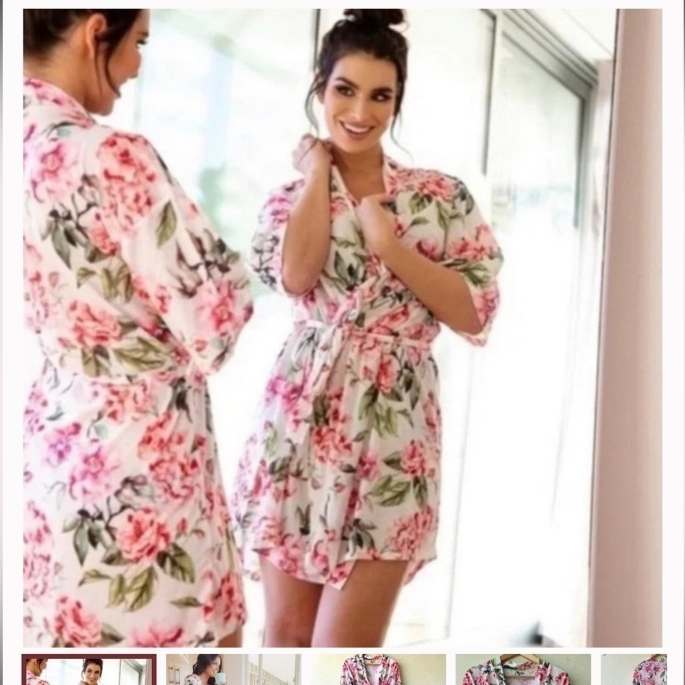 Show Me Your Mumu Robe Kimono Sleeves Sleepwear
One size